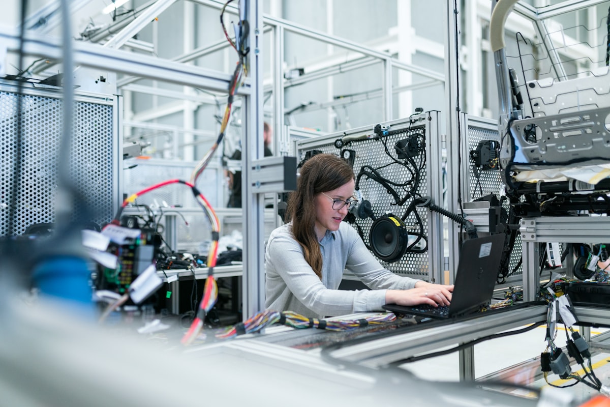 Advanced manufacturing and industry chains